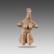 Seated feminine statuette - 7947